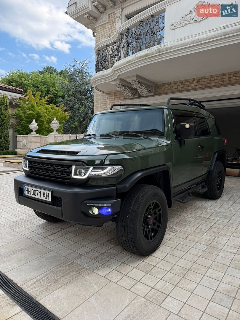 Toyota FJ Cruiser 2011 VIN JTEBU4BF8BK106009 фото оголошення 5 з 17