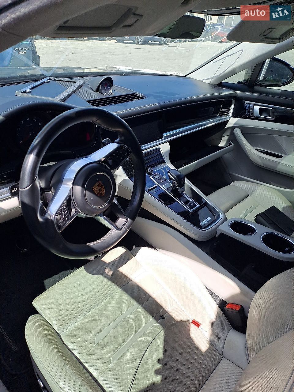 Porsche Panamera 2018 VIN WP0AA2A79JL110392 фото оголошення 16 з 17