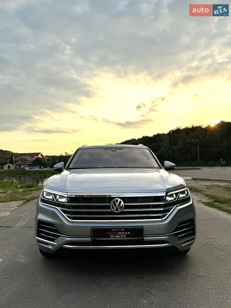 Volkswagen Touareg 2018 VIN WVGZZZCRZJD001594 фото оголошення 7 з 53