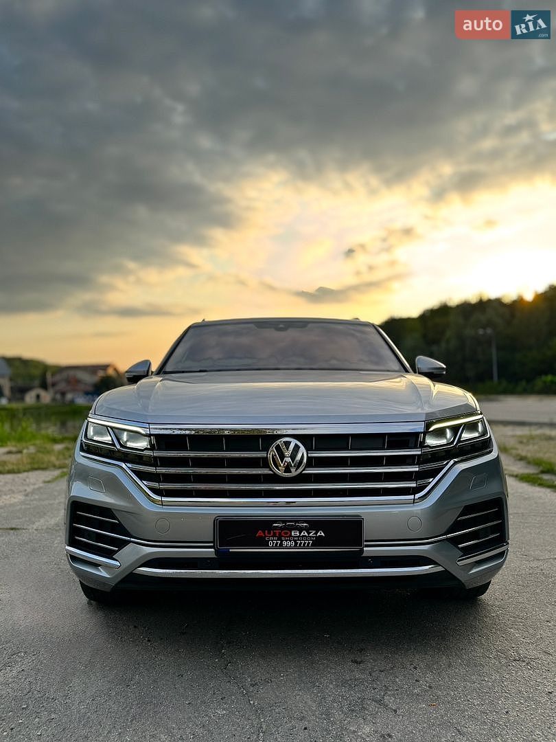 Volkswagen Touareg 2018 VIN WVGZZZCRZJD001594 фото оголошення 9 з 53