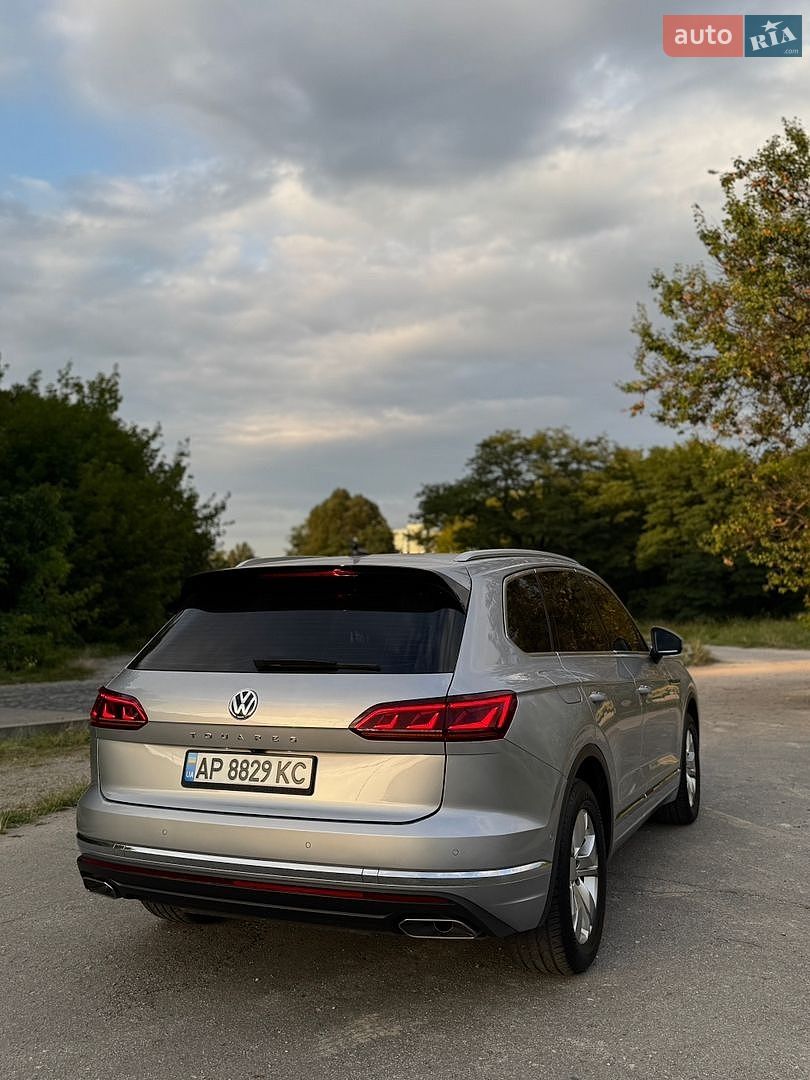Volkswagen Touareg 2018 VIN WVGZZZCRZJD001594 фото оголошення 13 з 53