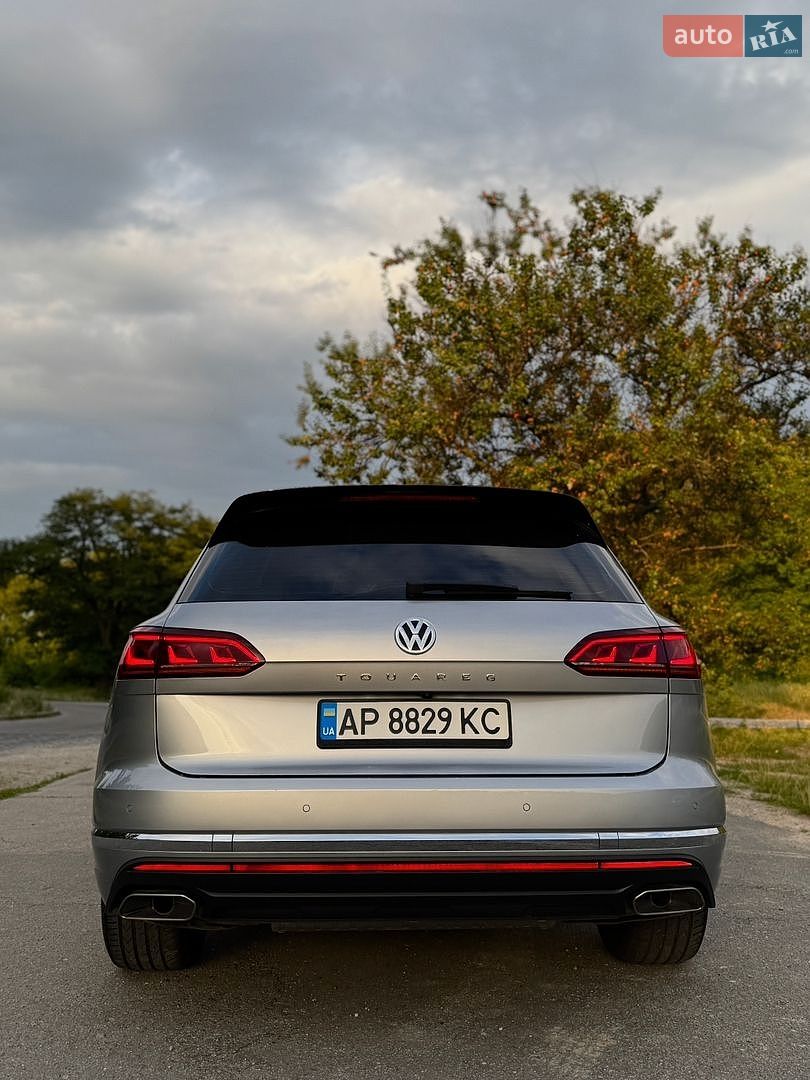 Volkswagen Touareg 2018 VIN WVGZZZCRZJD001594 фото оголошення 18 з 53