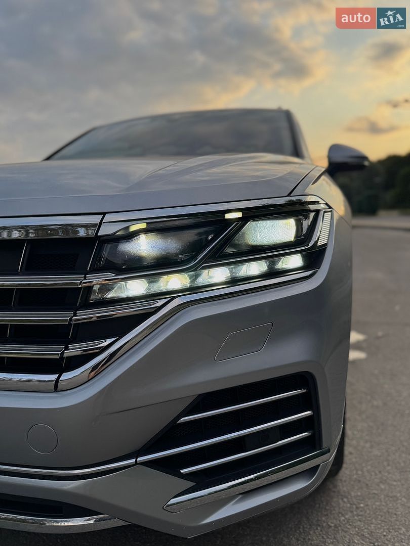 Volkswagen Touareg 2018 VIN WVGZZZCRZJD001594 фото оголошення 19 з 53