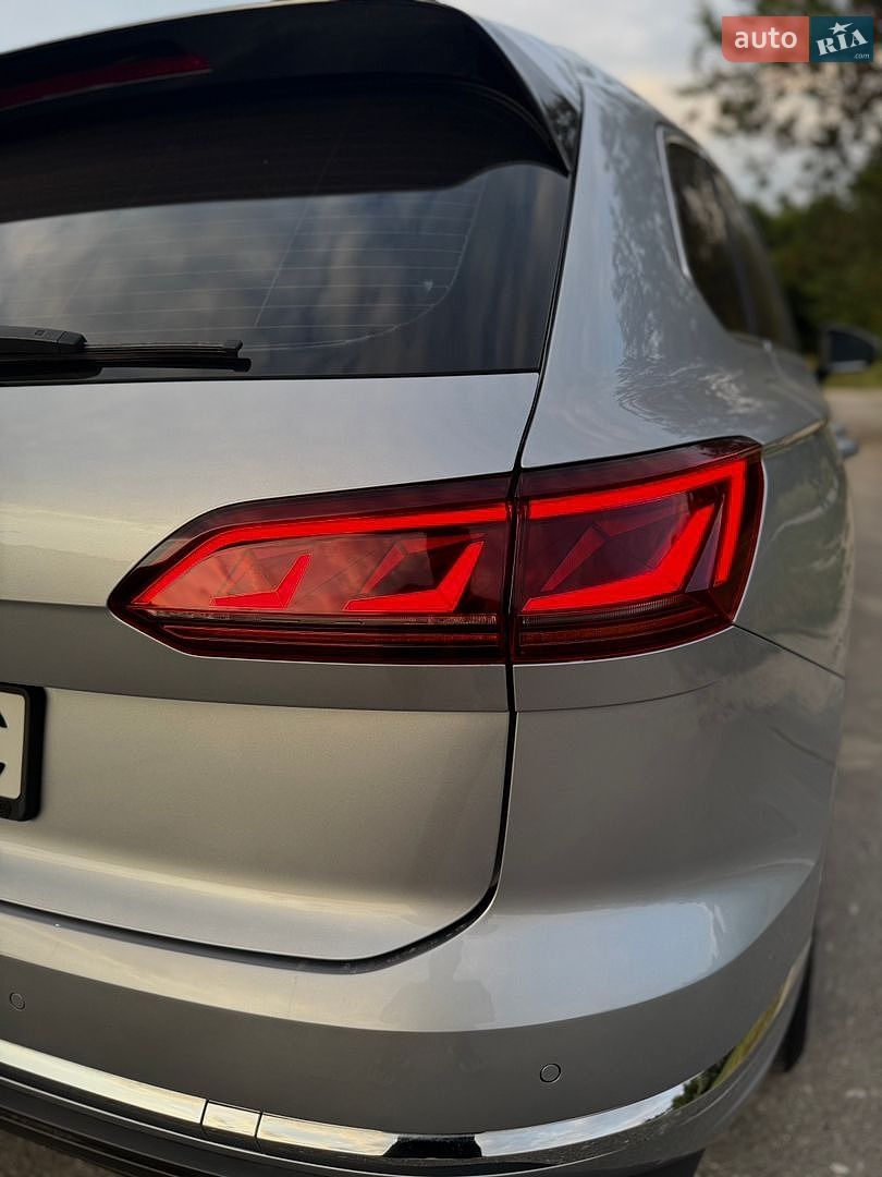 Volkswagen Touareg 2018 VIN WVGZZZCRZJD001594 фото оголошення 21 з 53