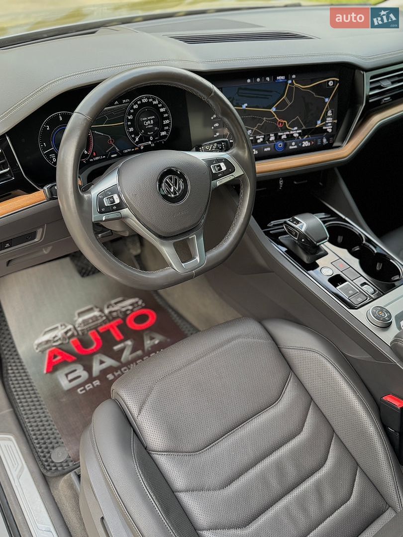 Volkswagen Touareg 2018 VIN WVGZZZCRZJD001594 фото оголошення 25 з 53