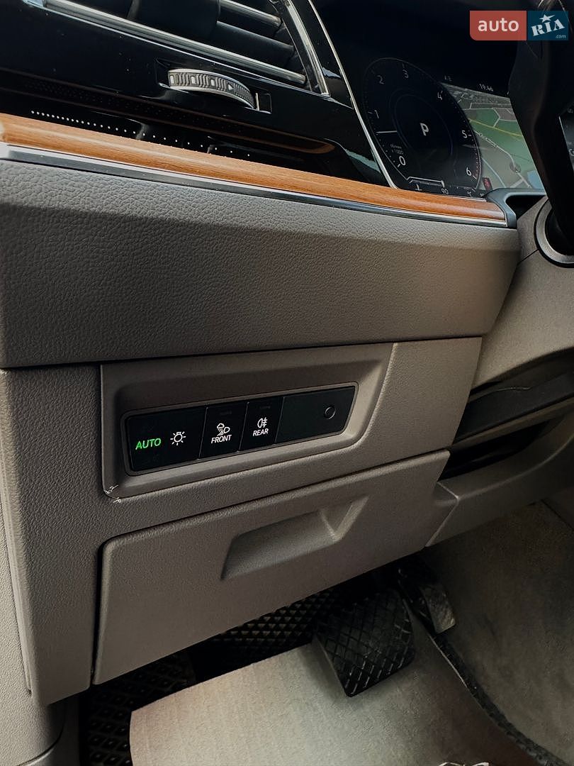 Volkswagen Touareg 2018 VIN WVGZZZCRZJD001594 фото оголошення 46 з 53