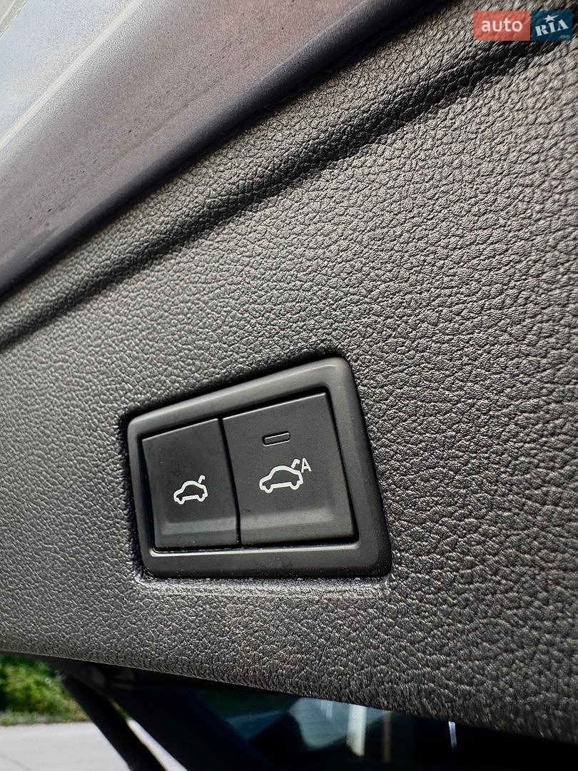 Volkswagen Touareg 2018 VIN WVGZZZCRZJD001594 фото оголошення 53 з 53