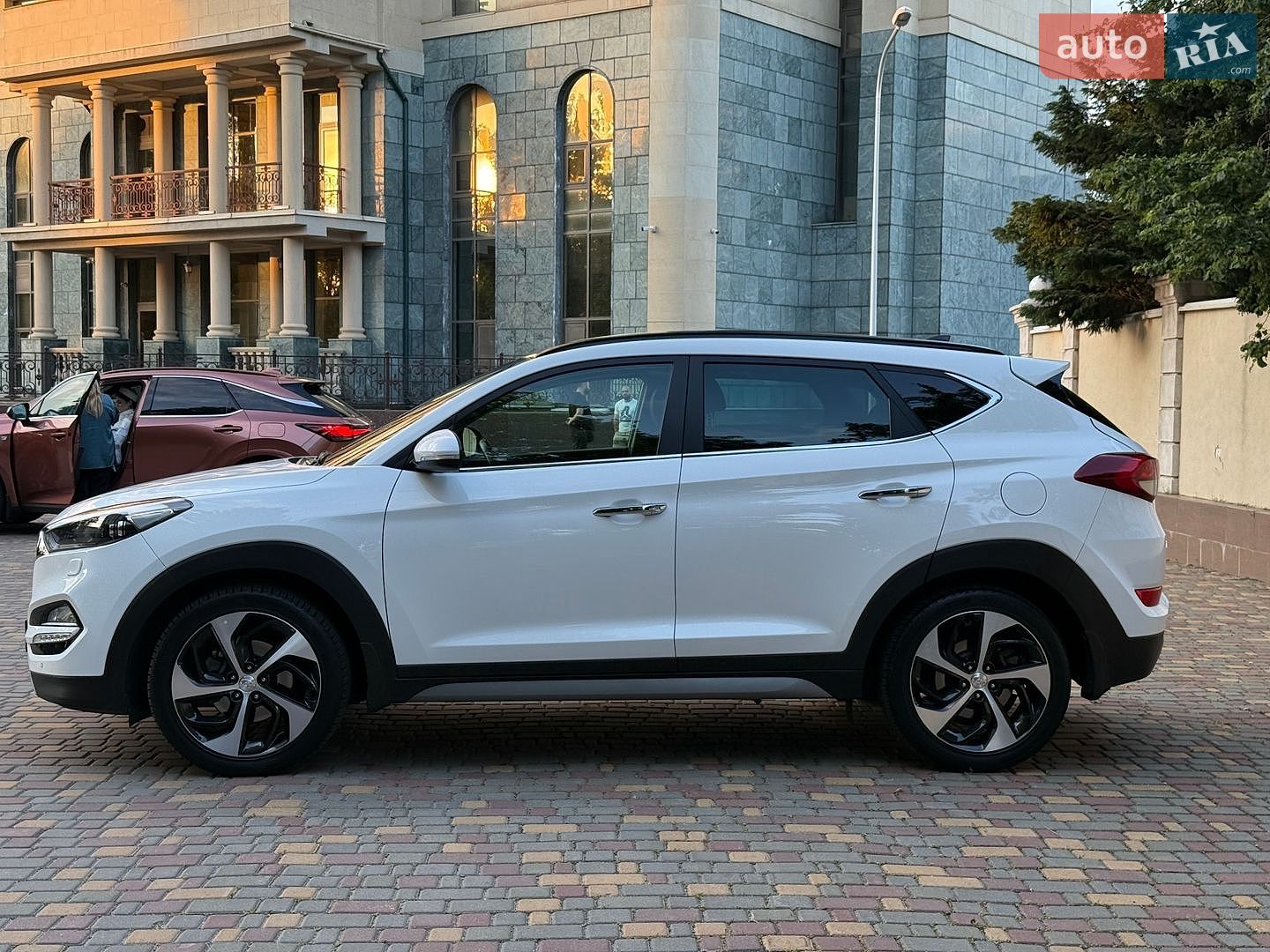 Hyundai Tucson 2017 VIN TMAJ381ADHJ393183 фото оголошення 11 з 60