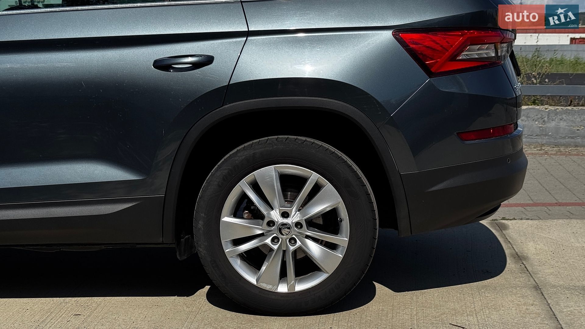 Skoda Kodiaq 2017 VIN TMBJJ7NS6J8006358 фото оголошення 11 з 19