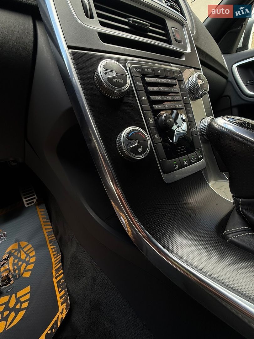 Volvo V60 2016 VIN YV1FWA5C6G1295382 фото оголошення 17 з 26