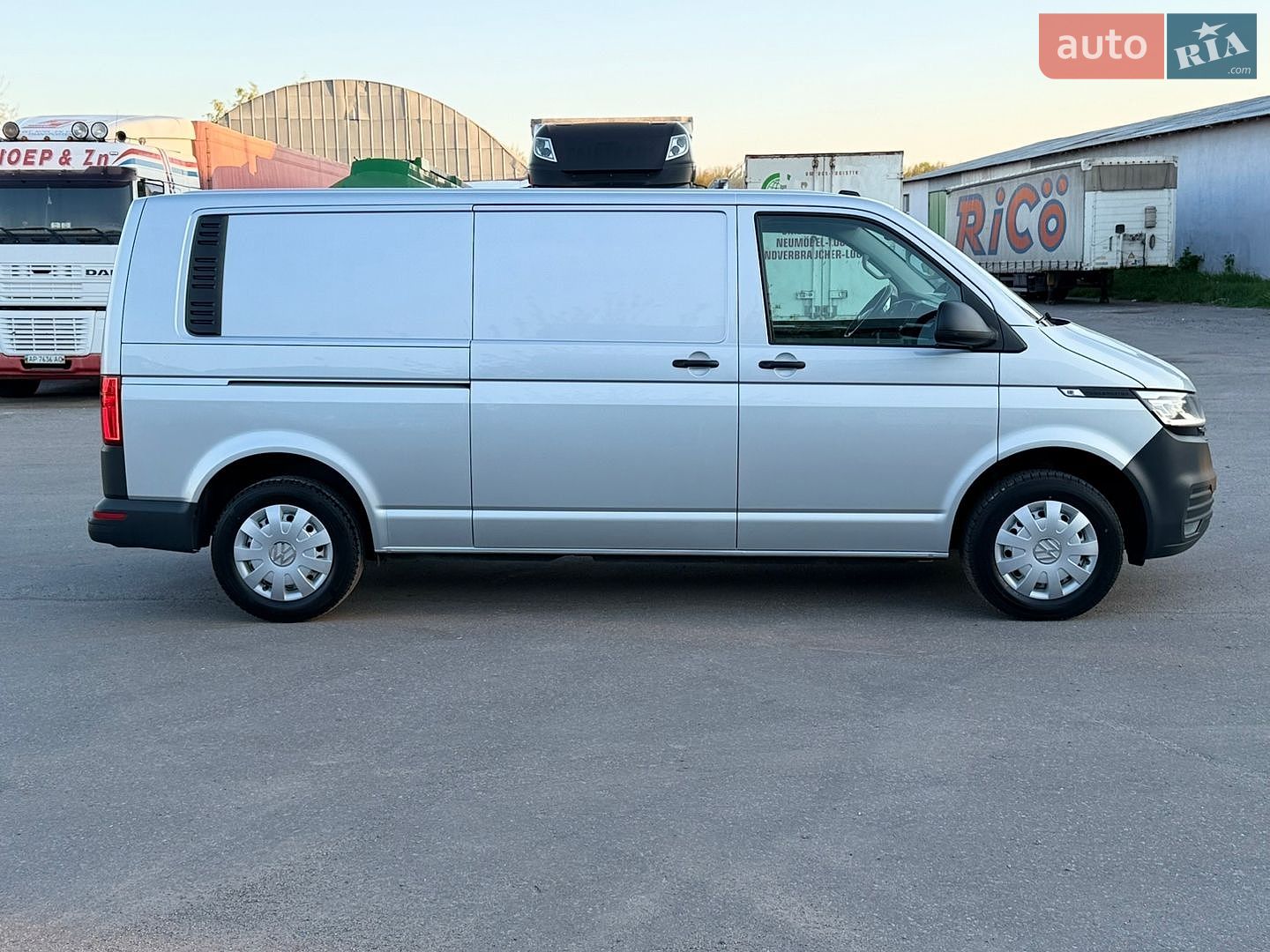 Volkswagen Transporter 2021 VIN WV1ZZZ7HZMH058364 фото оголошення 2 з 34