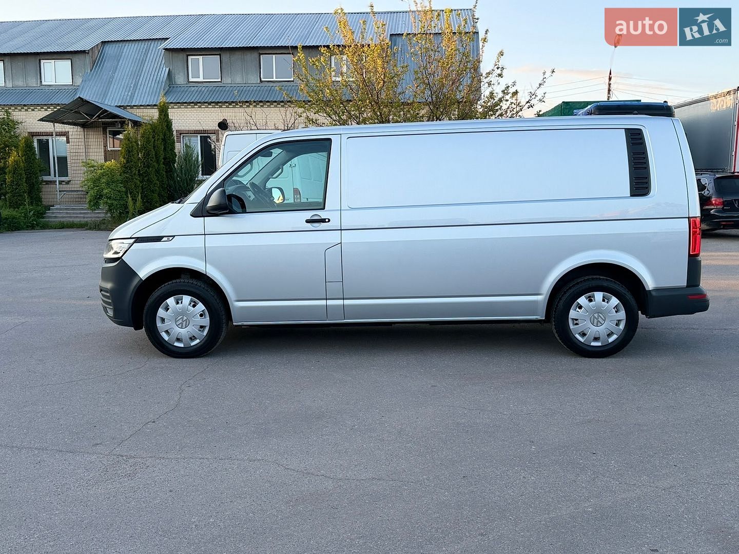 Volkswagen Transporter 2021 VIN WV1ZZZ7HZMH058364 фото оголошення 3 з 34