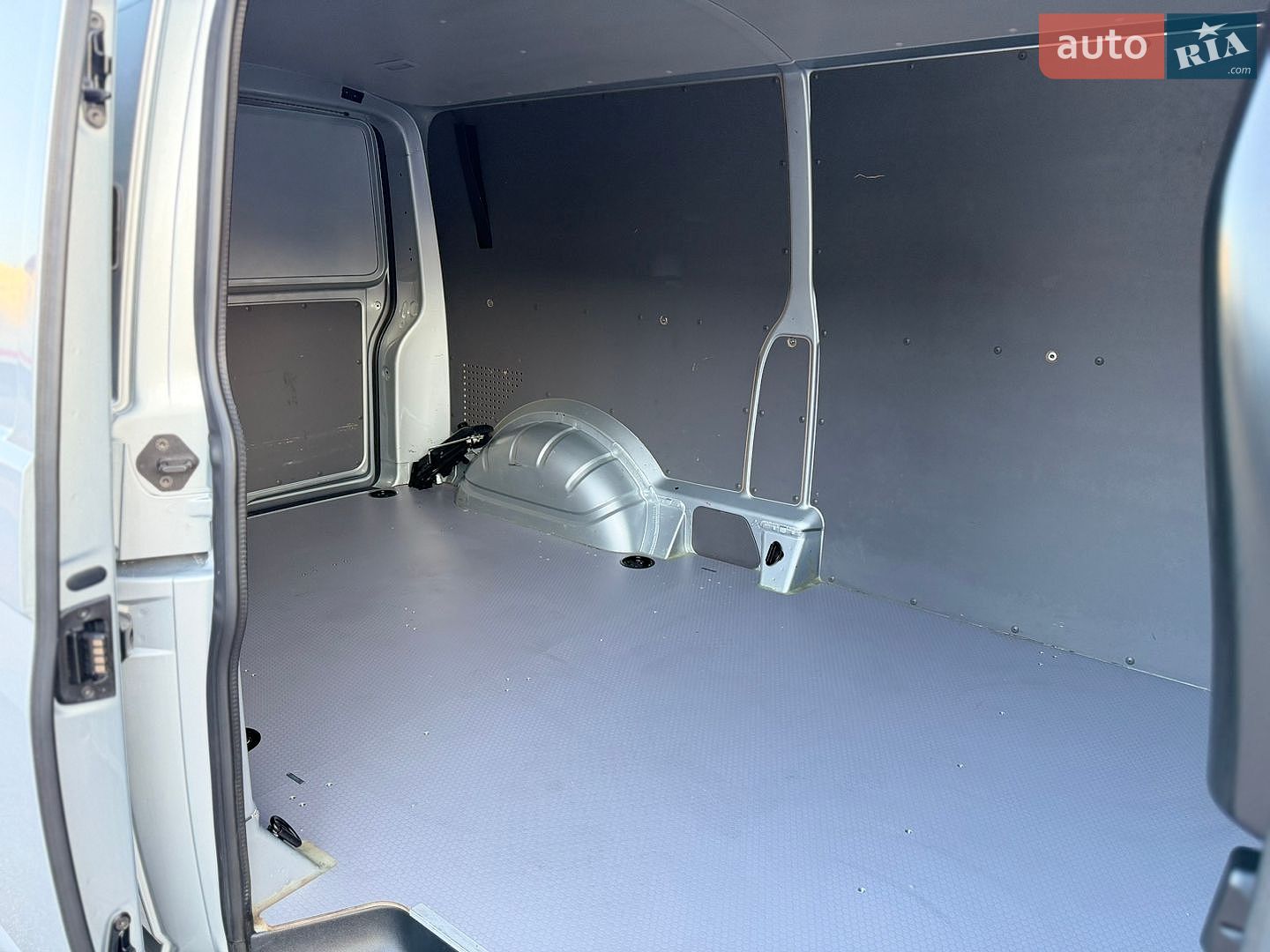 Volkswagen Transporter 2021 VIN WV1ZZZ7HZMH058364 фото оголошення 10 з 34