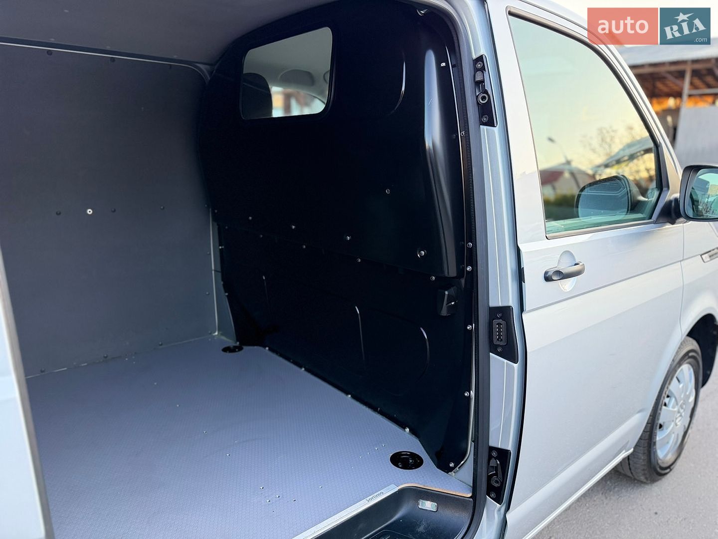Volkswagen Transporter 2021 VIN WV1ZZZ7HZMH058364 фото оголошення 11 з 34