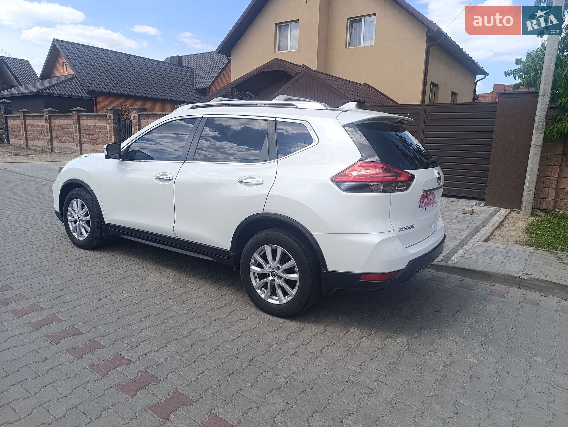 Nissan Rogue 2017 VIN KNMAT2MT6HP534814 фото оголошення 5 з 16