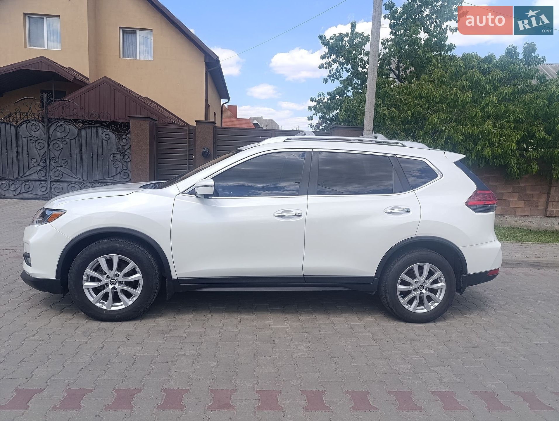 Nissan Rogue 2017 VIN KNMAT2MT6HP534814 фото оголошення 6 з 16