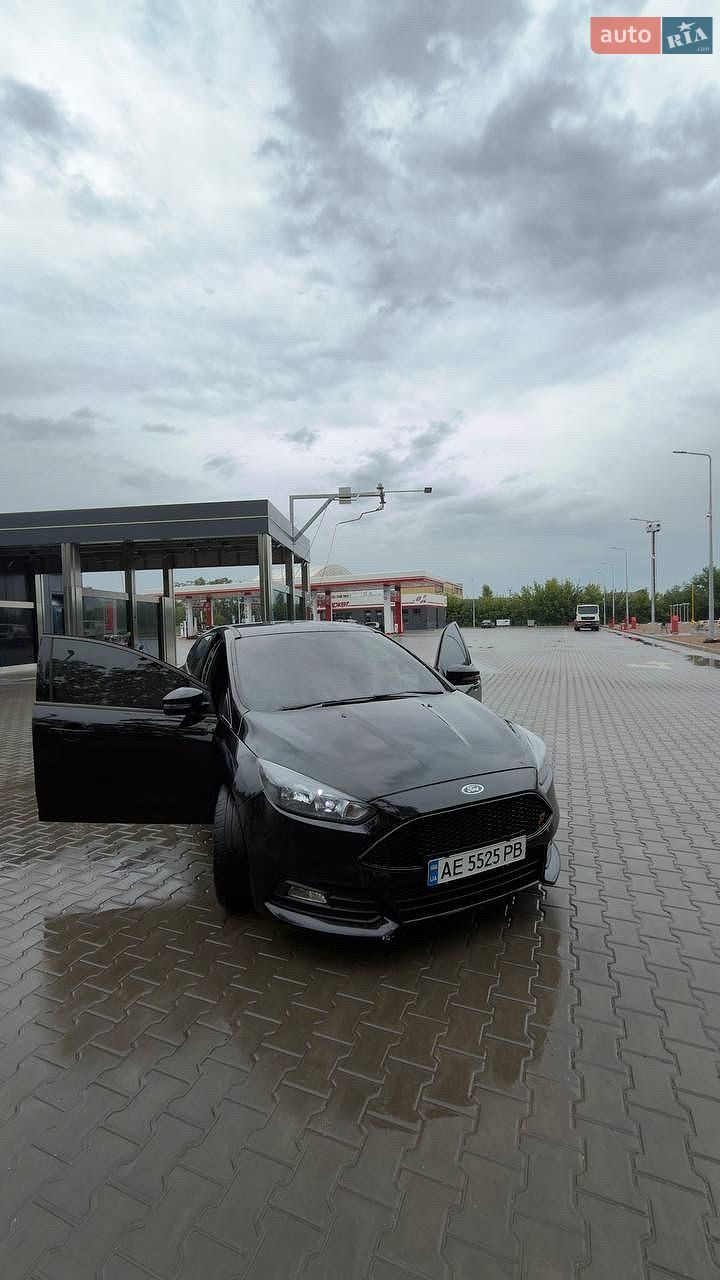 Ford Focus 2017 VIN 1FADP3L96HL310288 фото оголошення 2 з 20
