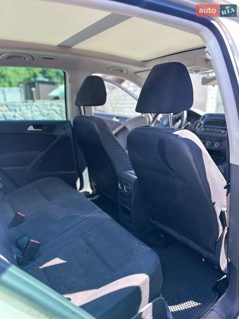 Volkswagen Tiguan 2012 VIN WVGAV3AX8DW562486 фото оголошення 2 з 6