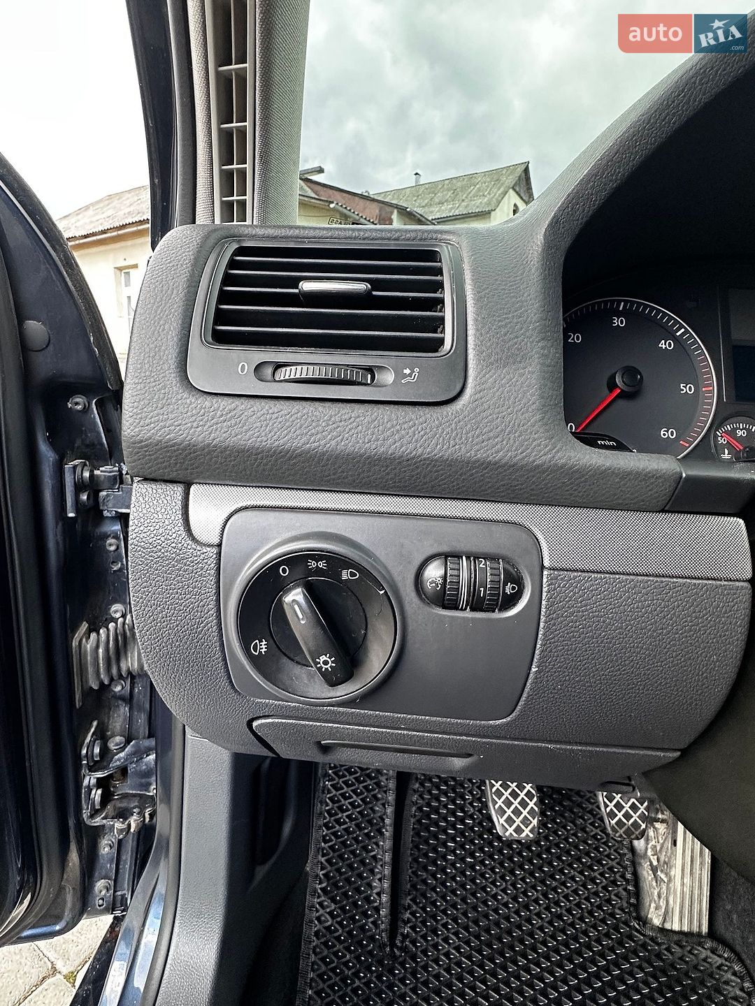 Volkswagen Golf 2007 VIN WVWZZZ1KZ8W123449 фото оголошення 12 з 27