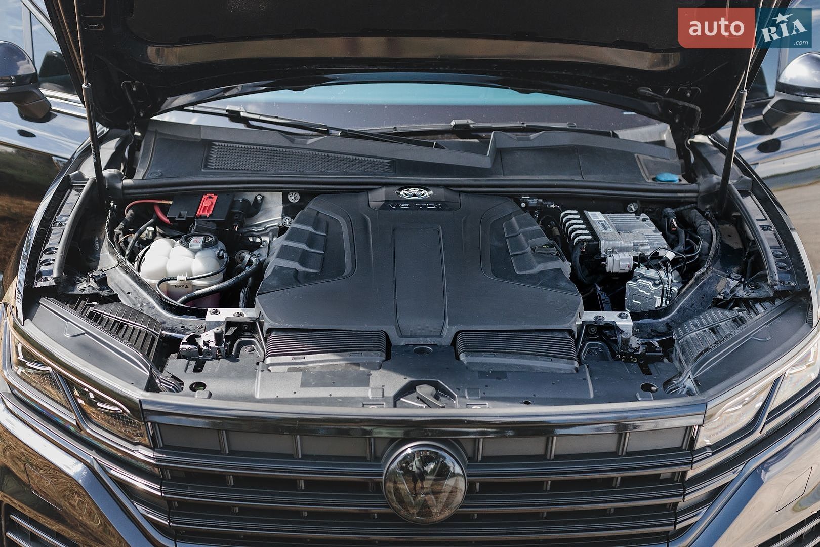 Volkswagen Touareg 2022 VIN WVGZZZCRZND029122 фото оголошення 5 з 17
