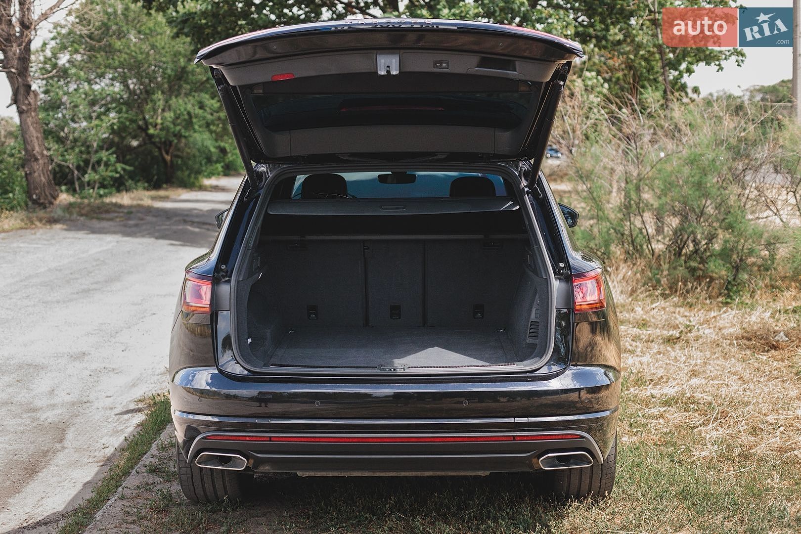 Volkswagen Touareg 2022 VIN WVGZZZCRZND029122 фото оголошення 8 з 17