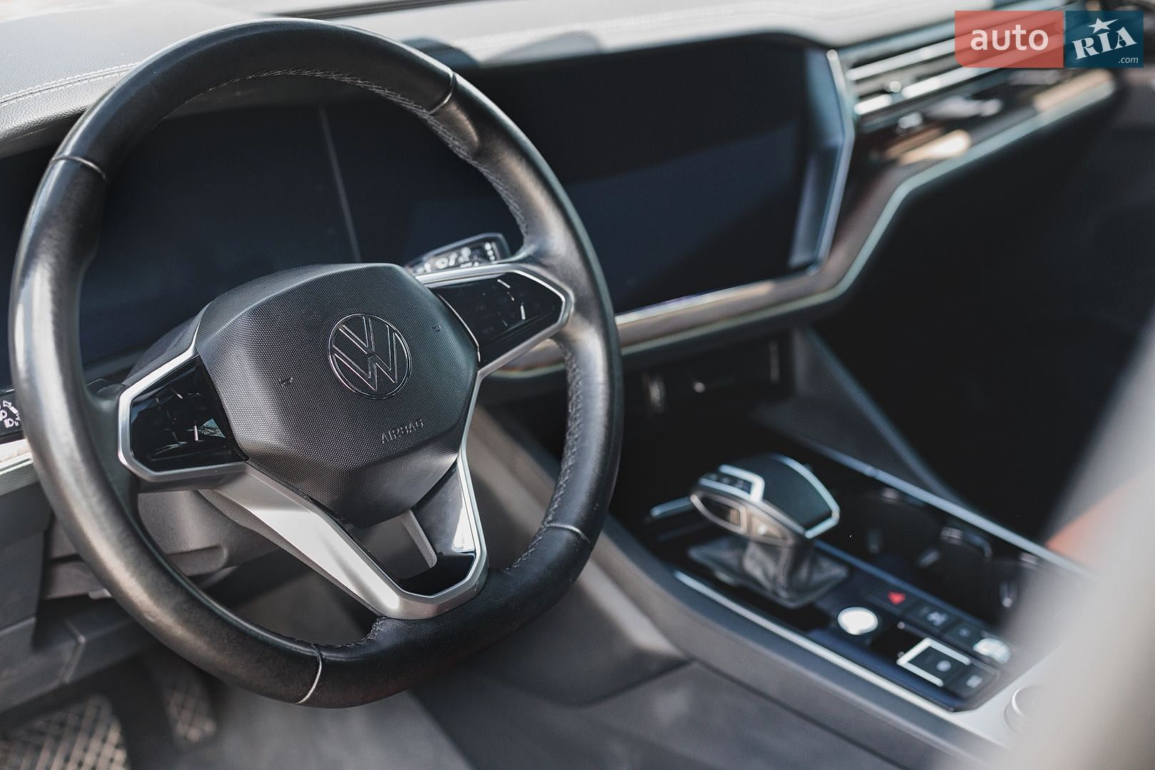 Volkswagen Touareg 2022 VIN WVGZZZCRZND029122 фото оголошення 13 з 17