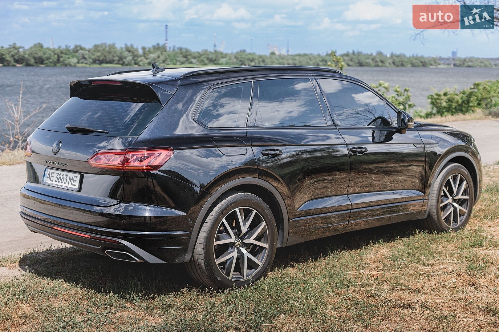 Volkswagen Touareg 2022 VIN WVGZZZCRZND029122 фото оголошення 14 з 17