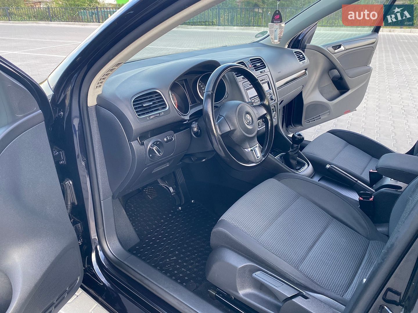 Volkswagen Golf 2010 VIN WVWZZZ1KZBP025518 фото оголошення 22 з 50