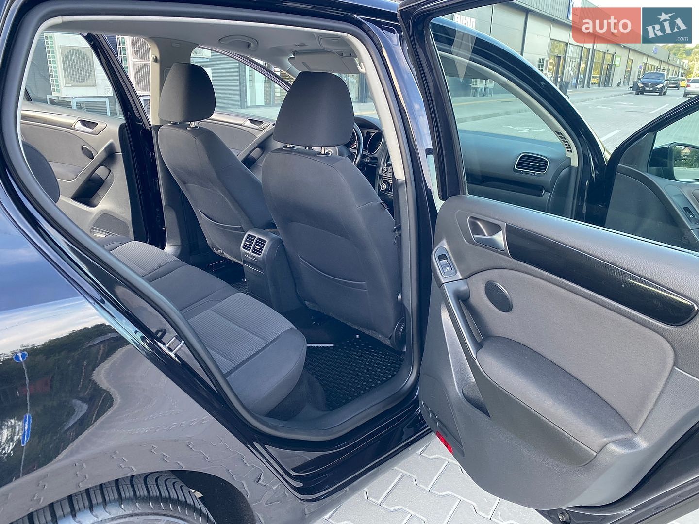 Volkswagen Golf 2010 VIN WVWZZZ1KZBP025518 фото оголошення 30 з 50