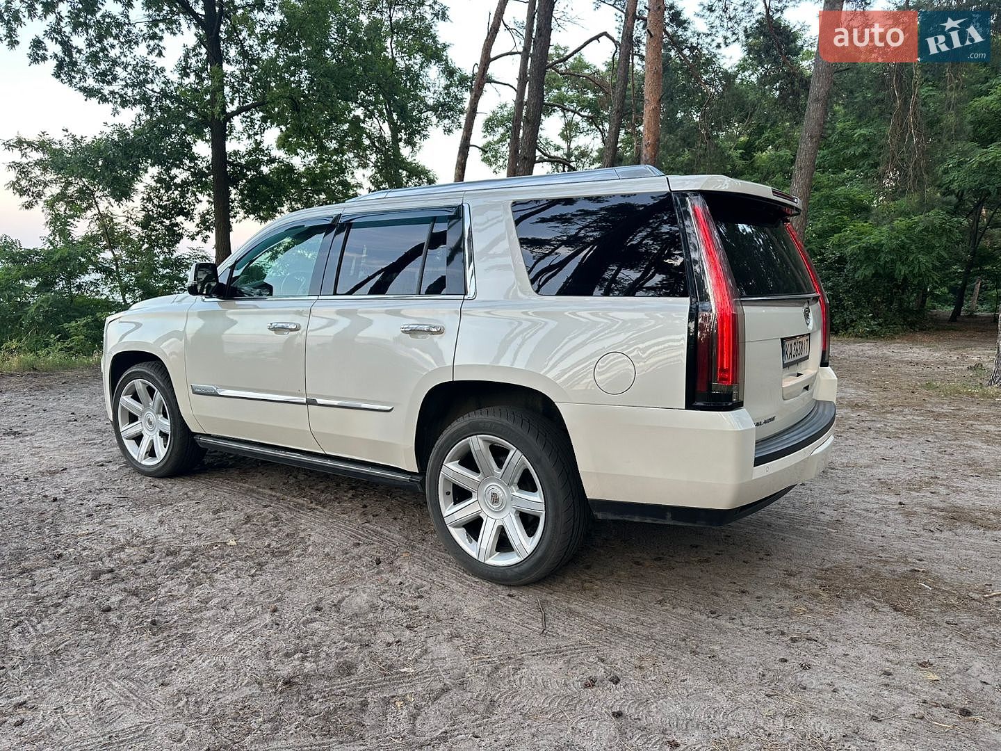 Cadillac Escalade 2014 VIN 1GYS4CKJXFR235461 фото оголошення 5 з 24