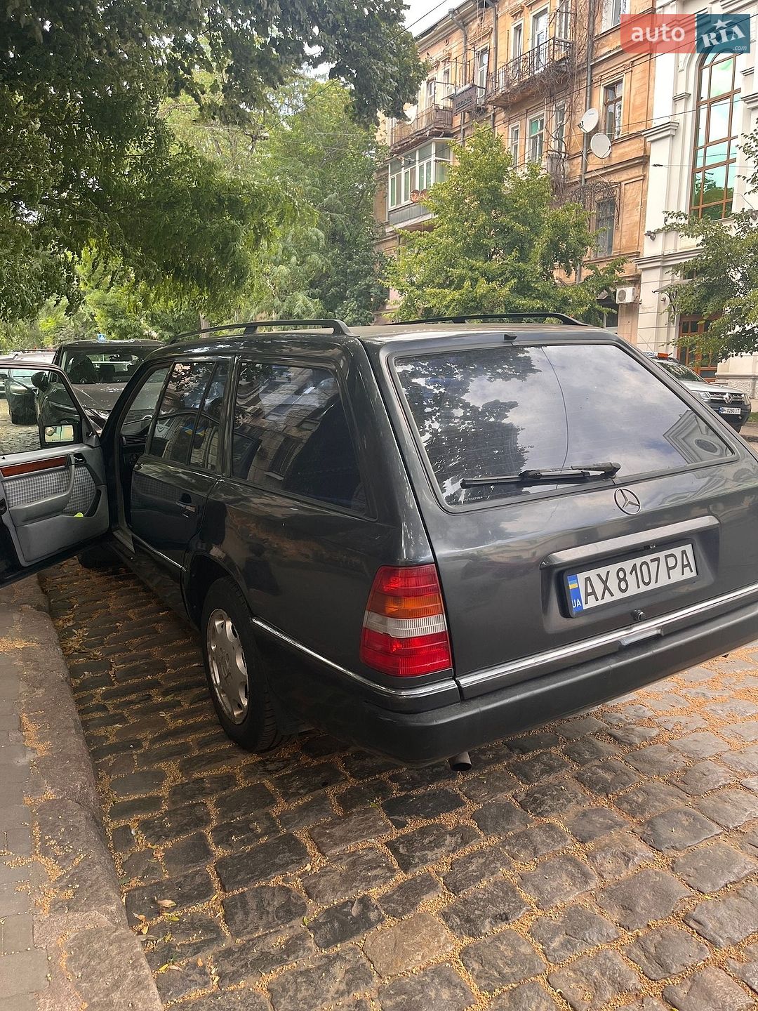 Mercedes-Benz E-Class 1992 VIN WDB1240811F232706 фото оголошення 3 з 8