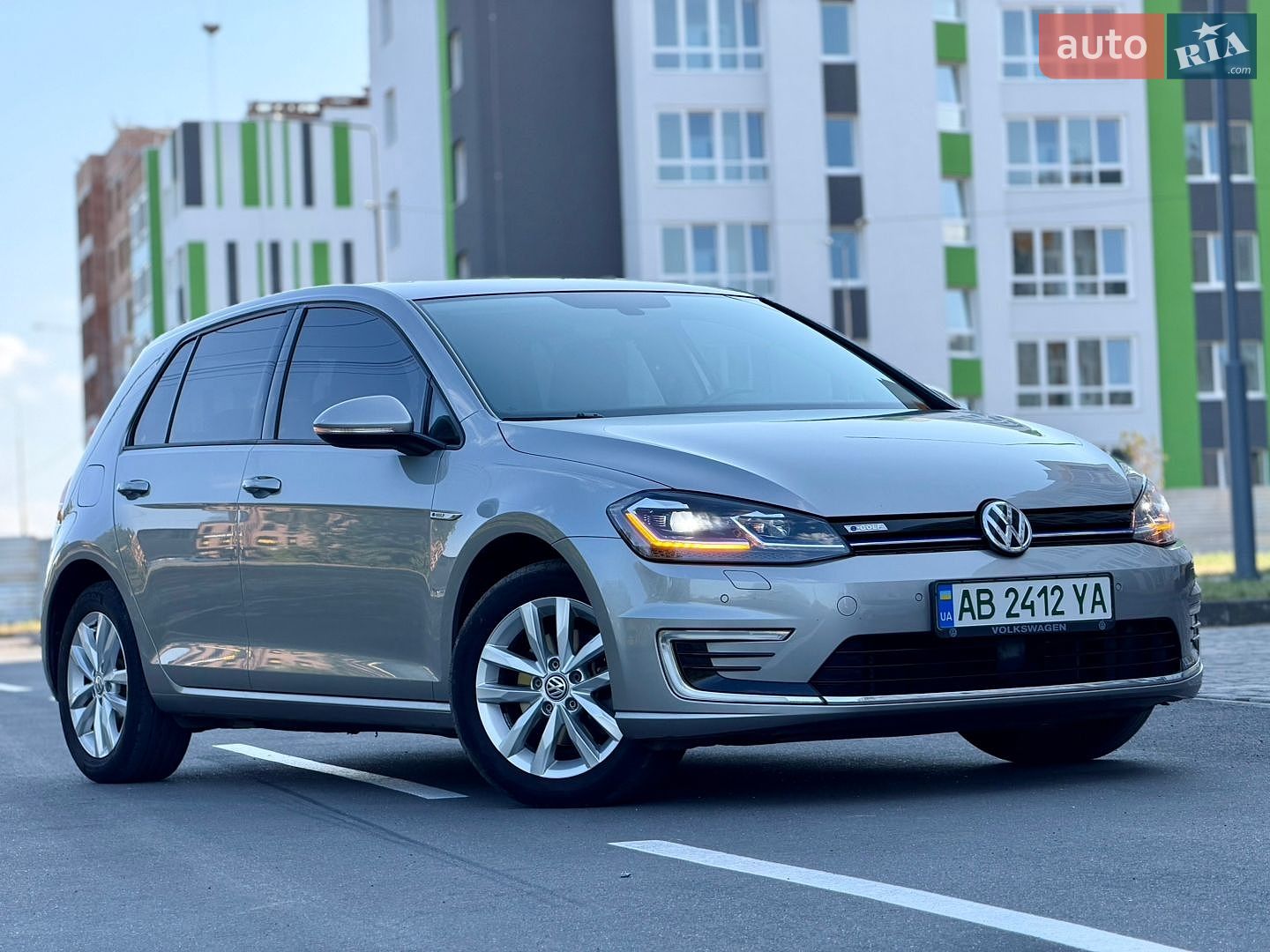 Volkswagen e-Golf 2019 VIN WVWZZZAUZL8906464 фото оголошення 2 з 39