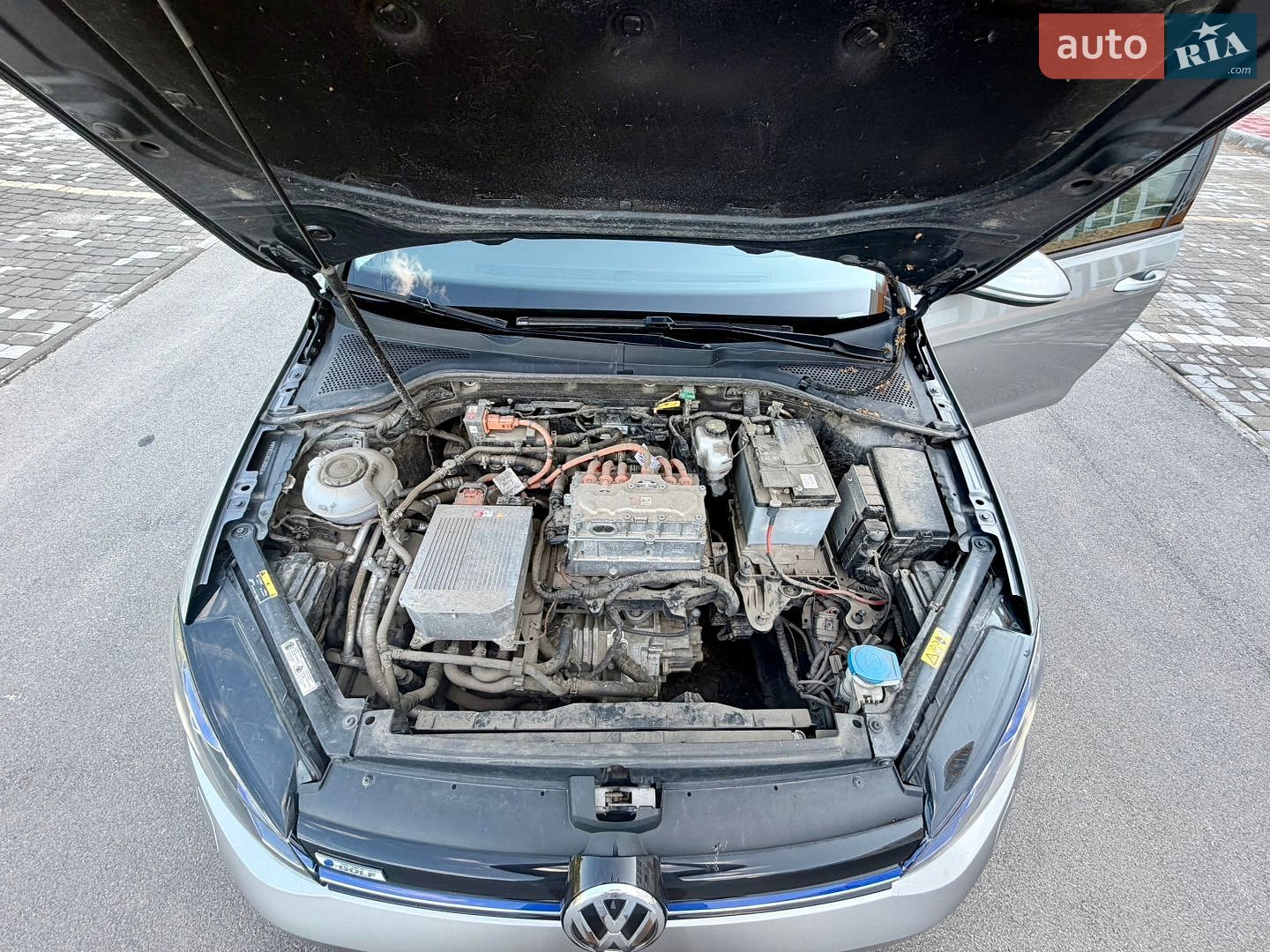 Volkswagen e-Golf 2019 VIN WVWZZZAUZL8906464 фото оголошення 18 з 39