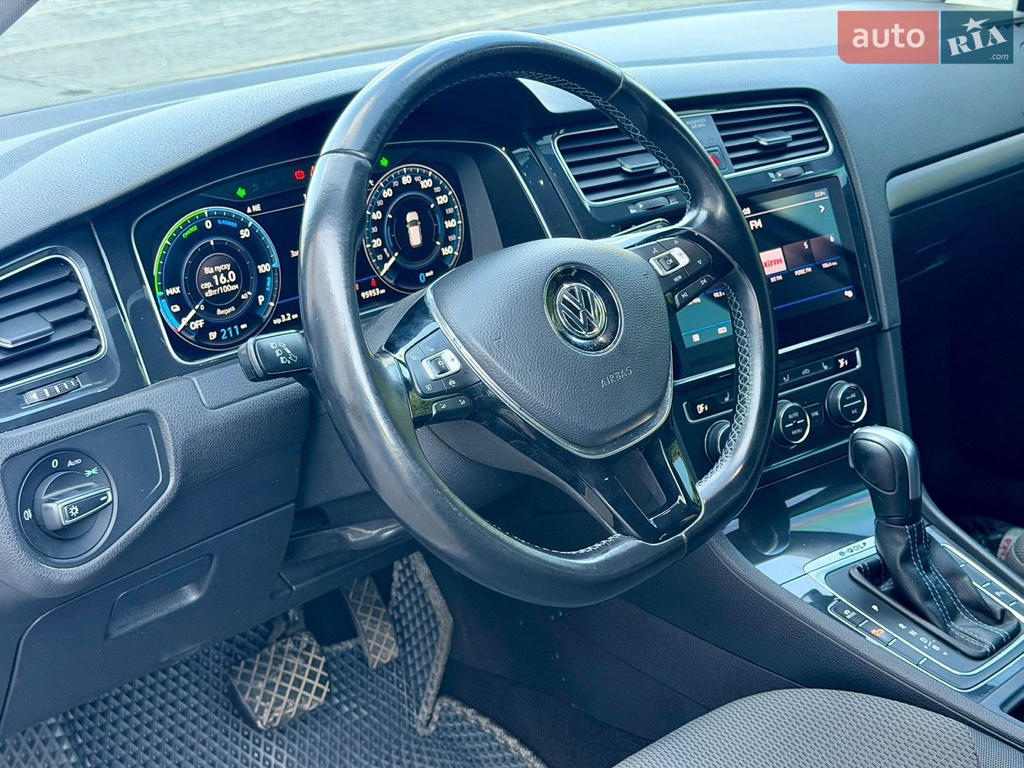 Volkswagen e-Golf 2019 VIN WVWZZZAUZL8906464 фото оголошення 21 з 39