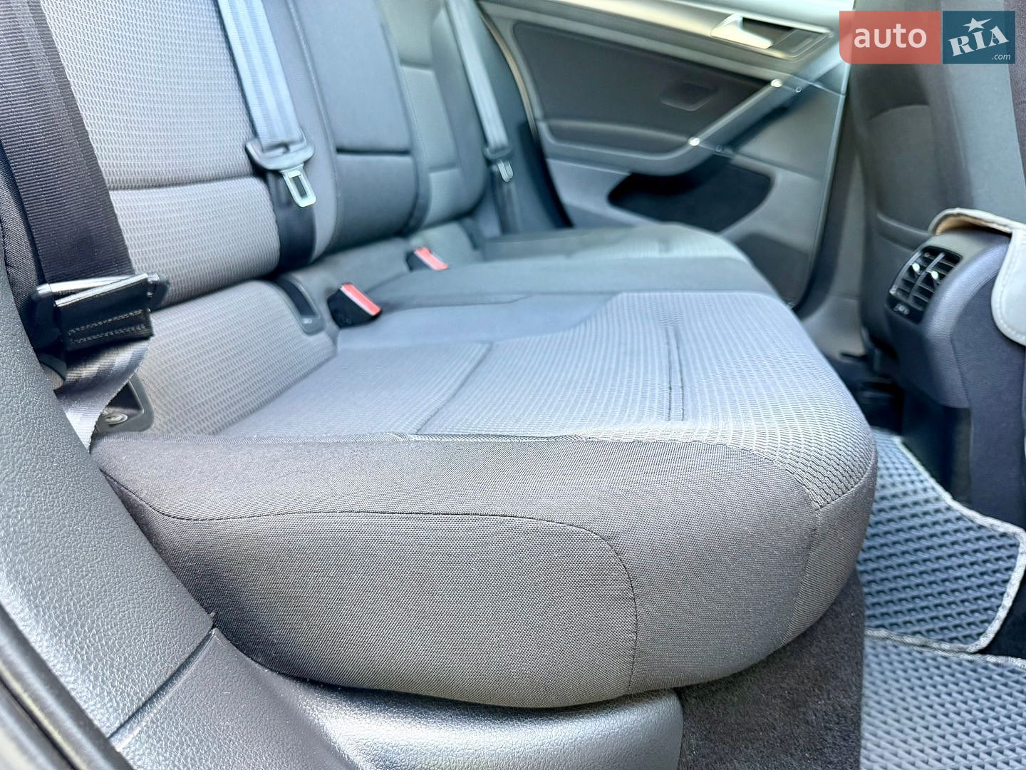 Volkswagen e-Golf 2019 VIN WVWZZZAUZL8906464 фото оголошення 33 з 39
