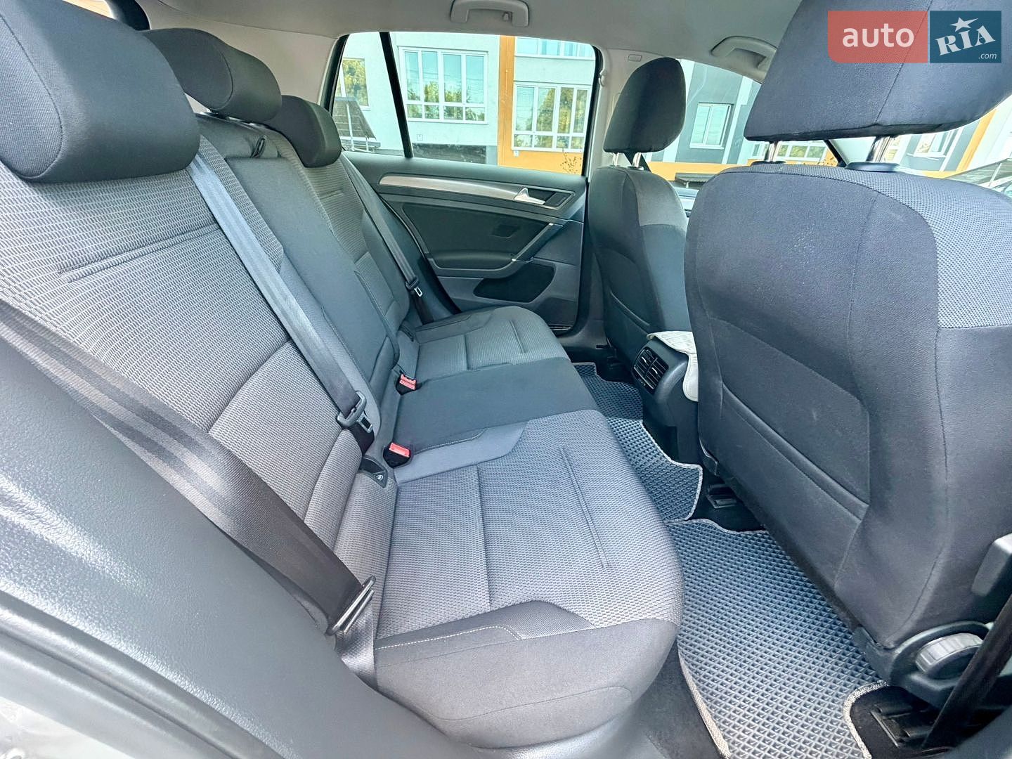 Volkswagen e-Golf 2019 VIN WVWZZZAUZL8906464 фото оголошення 34 з 39