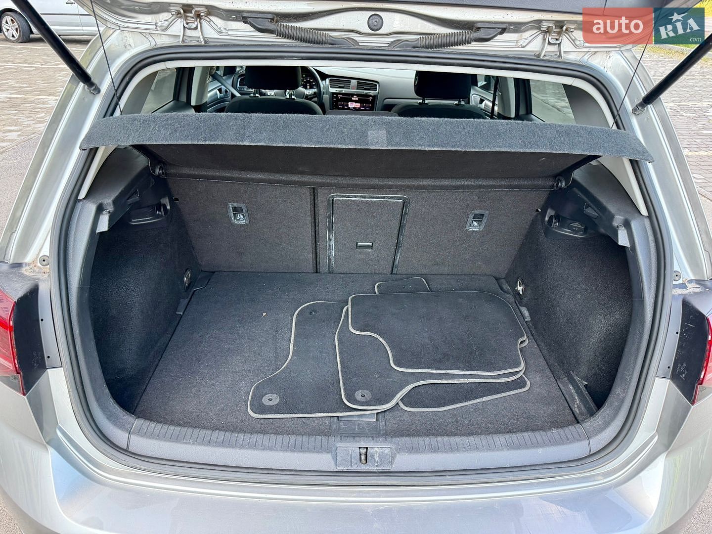 Volkswagen e-Golf 2019 VIN WVWZZZAUZL8906464 фото оголошення 35 з 39