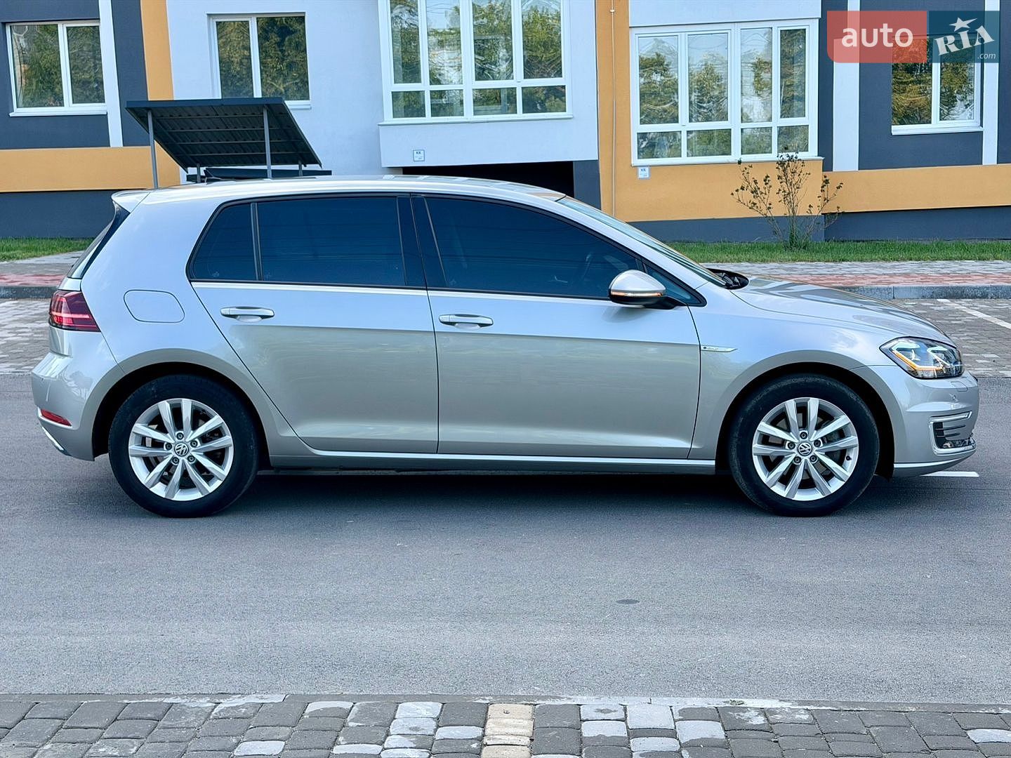 Volkswagen e-Golf 2019 VIN WVWZZZAUZL8906464 фото оголошення 9 з 39