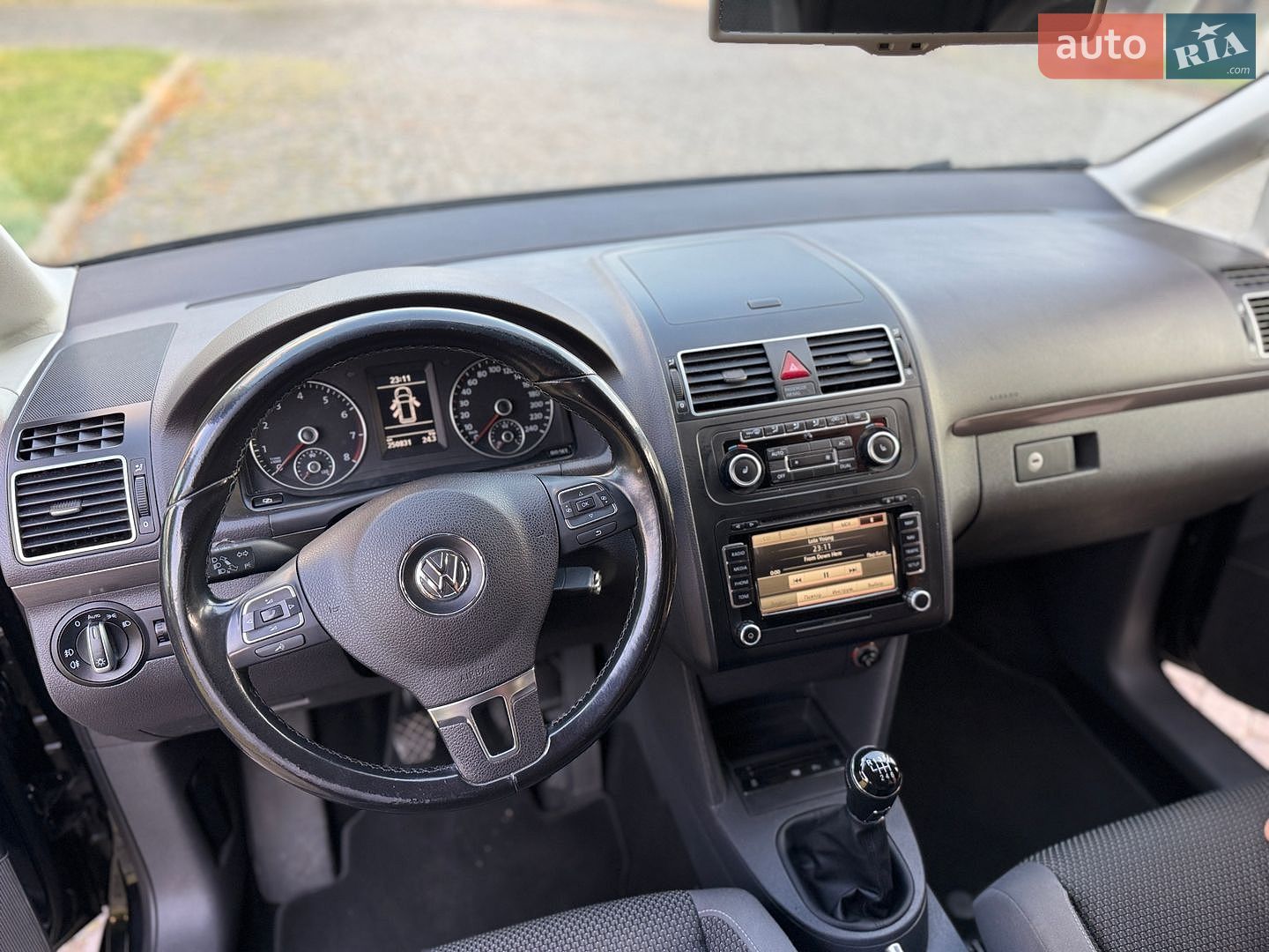 Volkswagen Touran 2011 VIN WVGZZZ1TZCW028244 фото оголошення 17 з 30