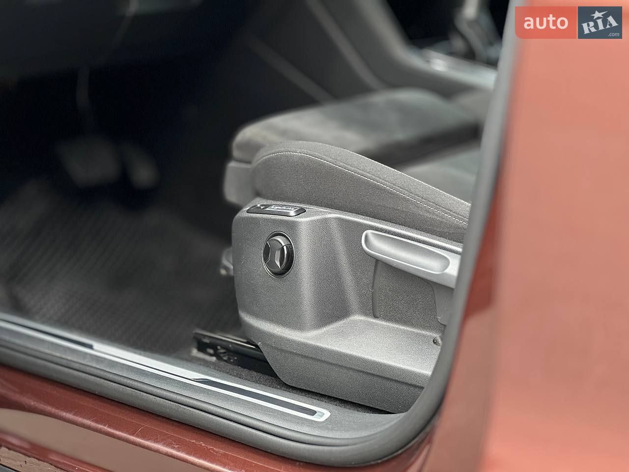 Volkswagen Tiguan 2021 VIN WVGZZZ5NZMW533319 фото оголошення 26 з 76