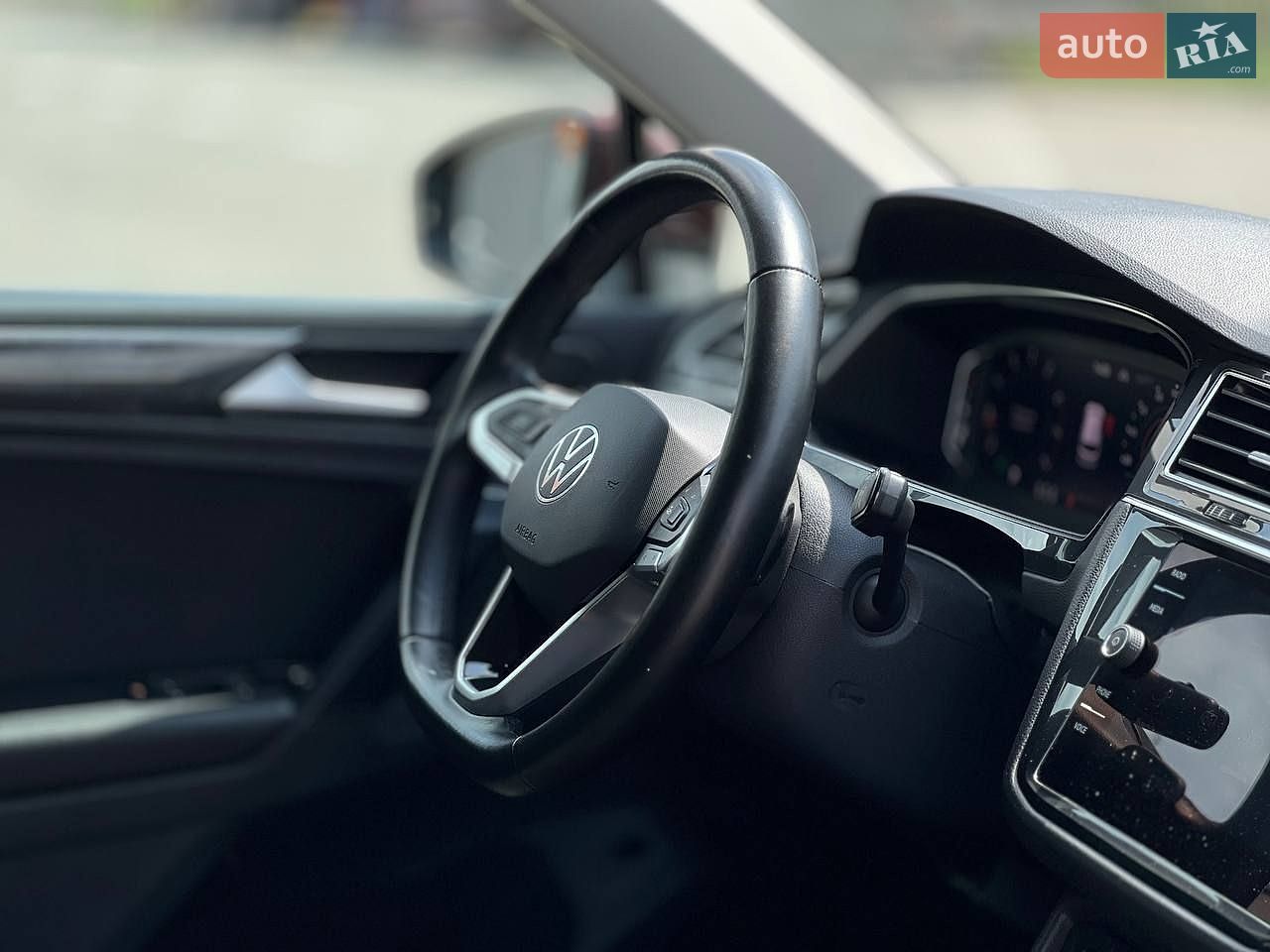 Volkswagen Tiguan 2021 VIN WVGZZZ5NZMW533319 фото оголошення 65 з 76
