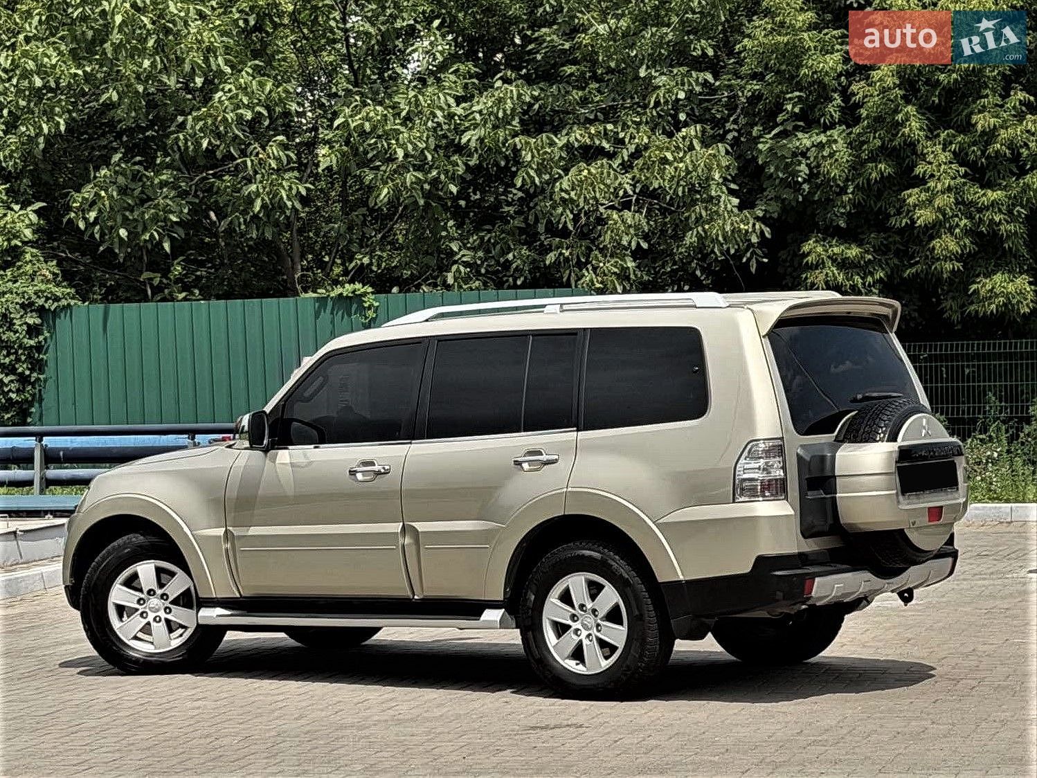 Mitsubishi Pajero Wagon 2009 VIN JMBLYV97W8J003568 фото оголошення 3 з 11