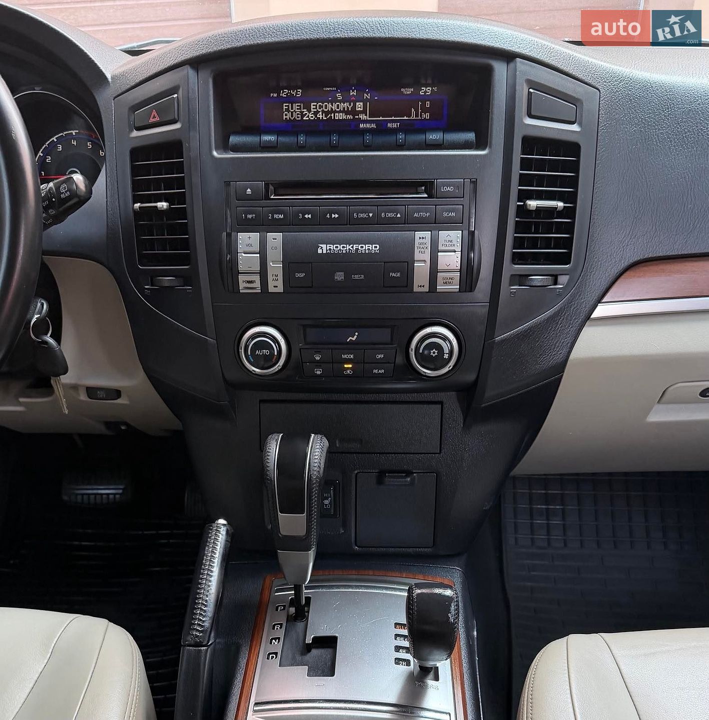 Mitsubishi Pajero Wagon 2009 VIN JMBLYV97W8J003568 фото оголошення 10 з 11