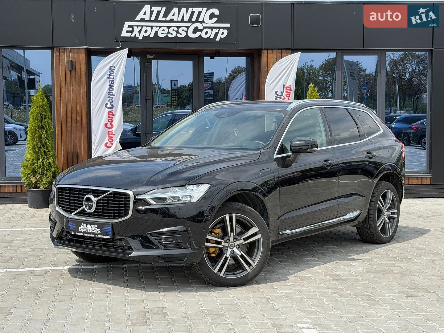 Volvo XC60 2018 VIN LYVBR0DLXKB247616 фото оголошення 2 з 19