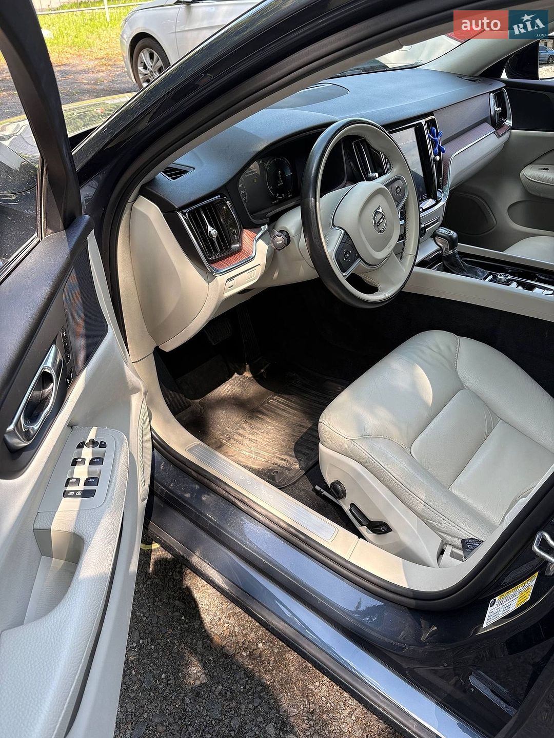 Volvo S60 2021 VIN 7JR102TZ9MG118072 фото оголошення 4 з 14