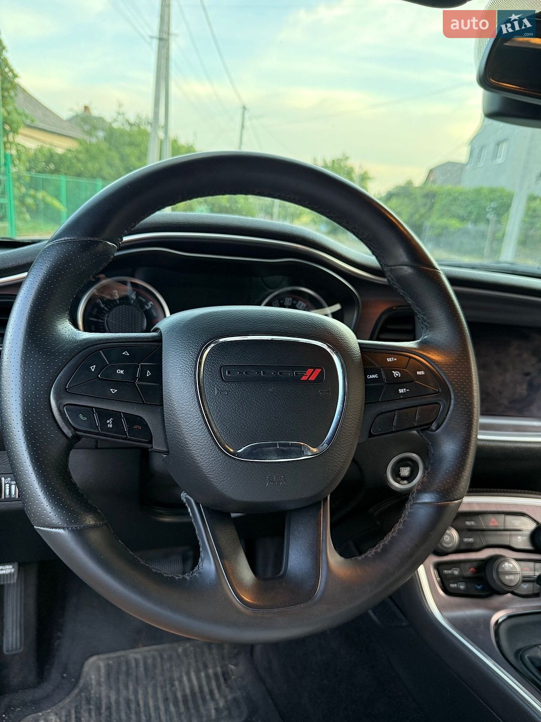 Dodge Challenger 2018 VIN 2C3CDZBT3JH333372 фото оголошення 10 з 16