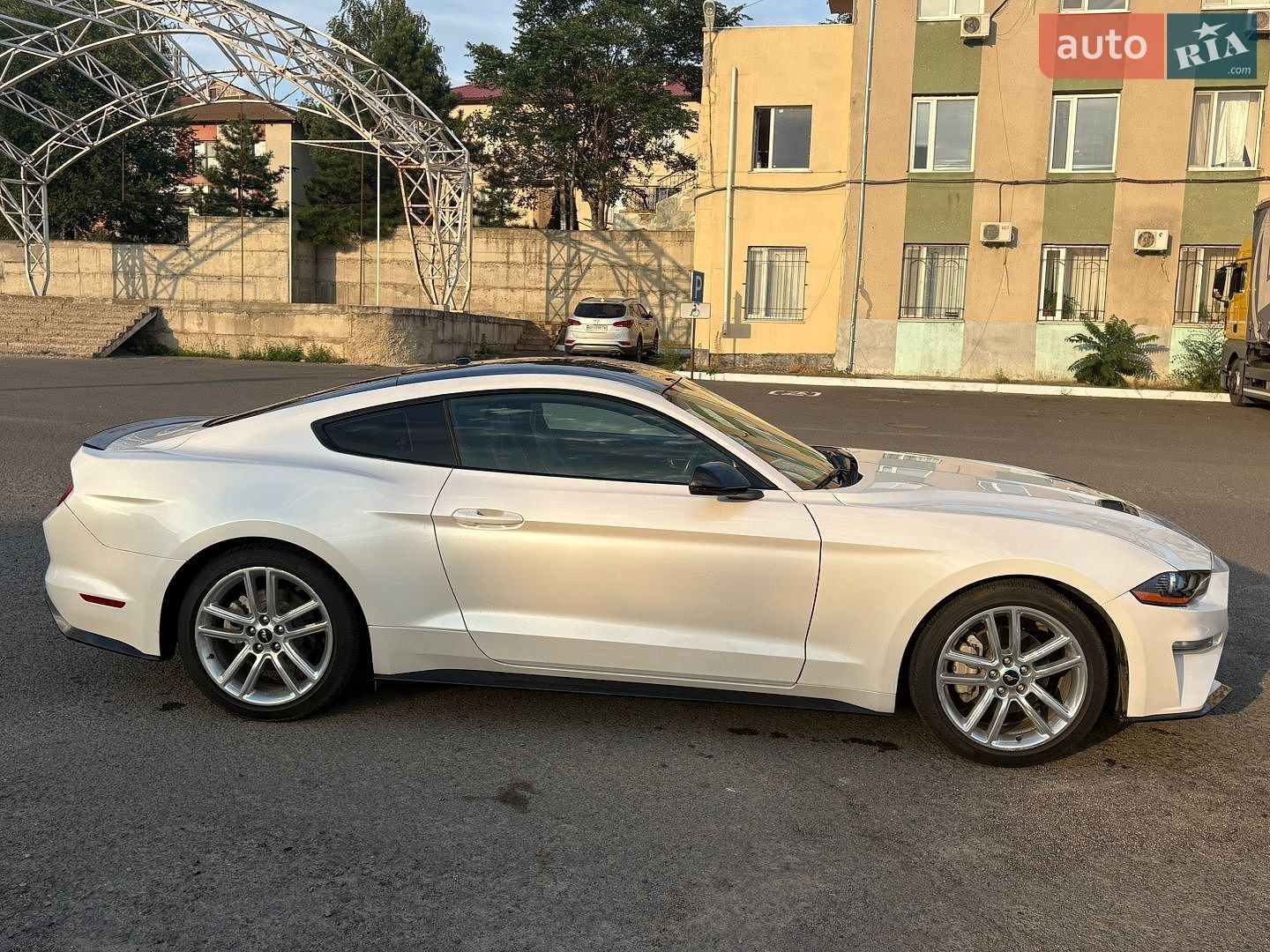 Ford Mustang 2017 VIN 1FA6P8TH7H5292174 фото оголошення 7 з 21