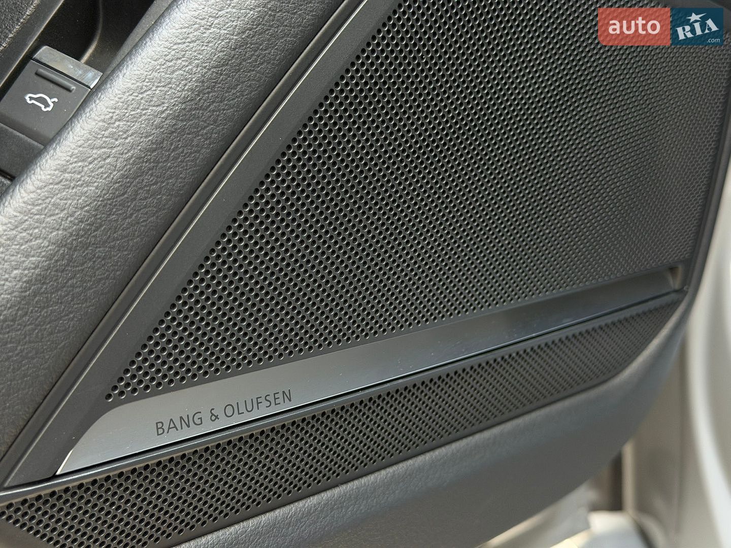 Audi RS6 2020 VIN WUAZZZF20MN901813 фото оголошення 13 з 24