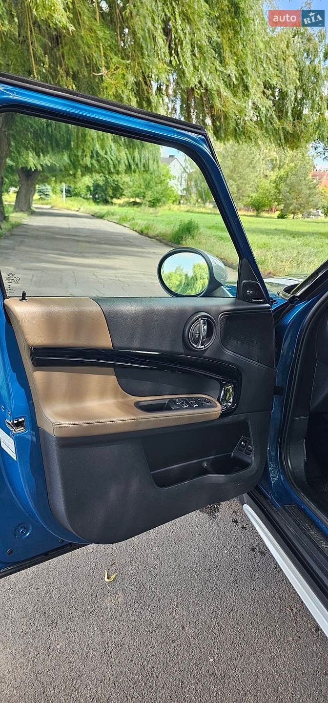 Mini Countryman 2019 VIN WMZYU7C5XK3F94740 фото оголошення 22 з 33