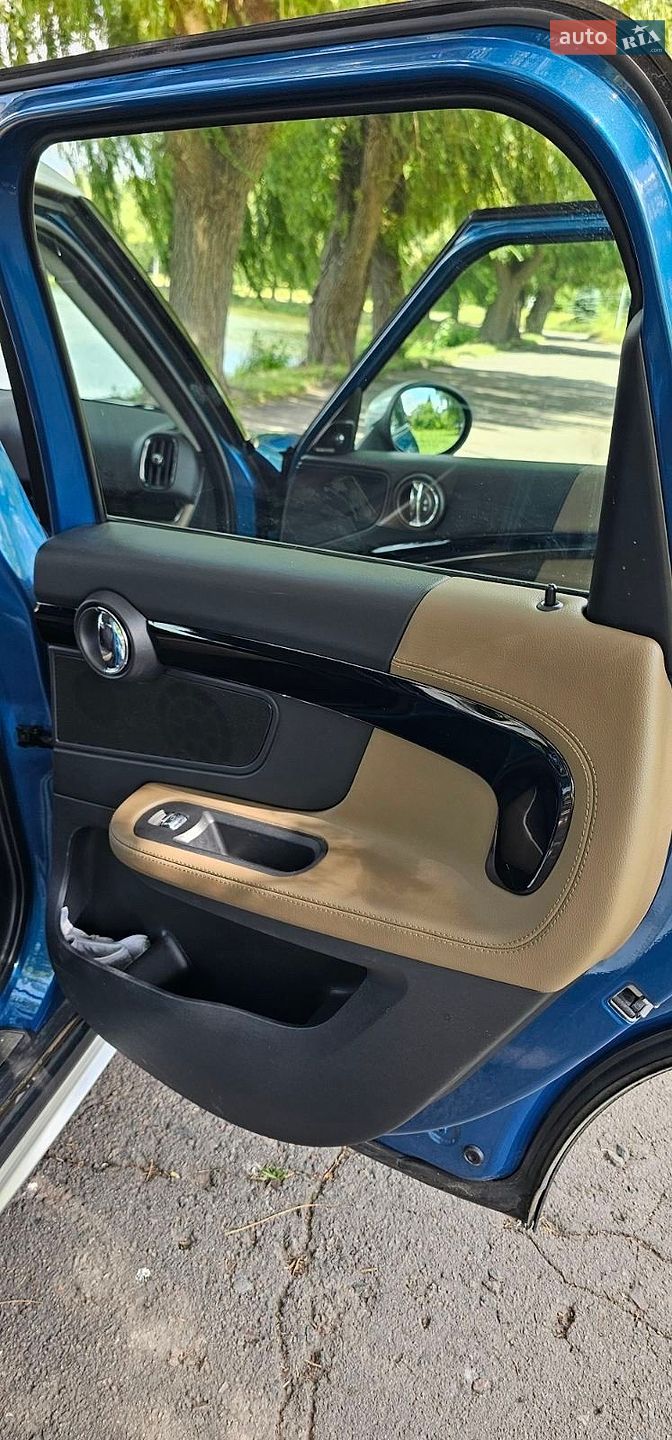 Mini Countryman 2019 VIN WMZYU7C5XK3F94740 фото оголошення 25 з 33